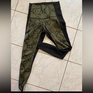 Lululemon green and black patterned leggings